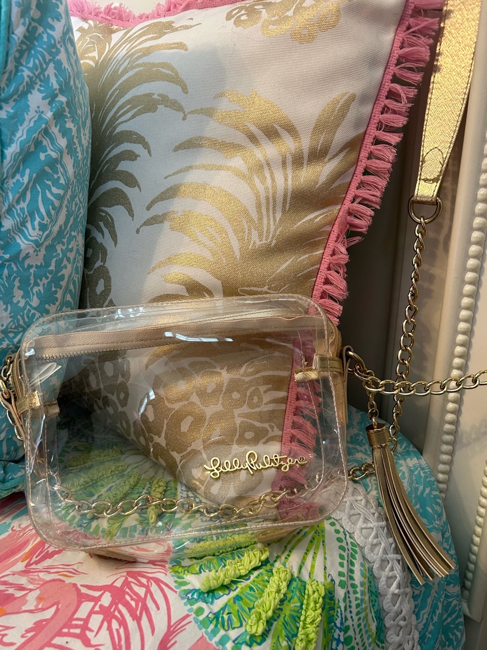 Lilly Pulitzer clear crossbody with gold chain strap & gold tassel